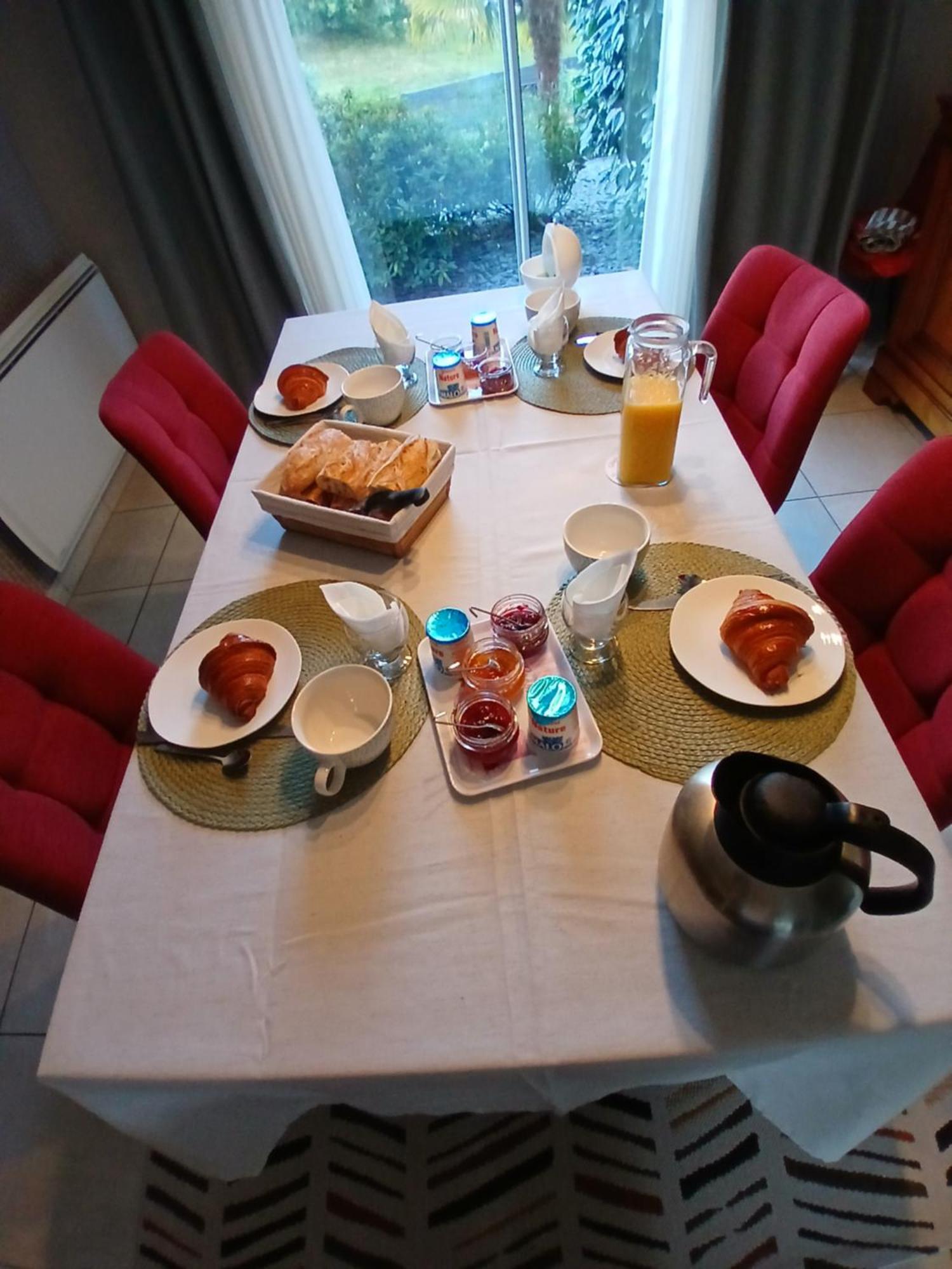 Chez Bernard Et Nicole Bed & Breakfast Betton Exterior foto